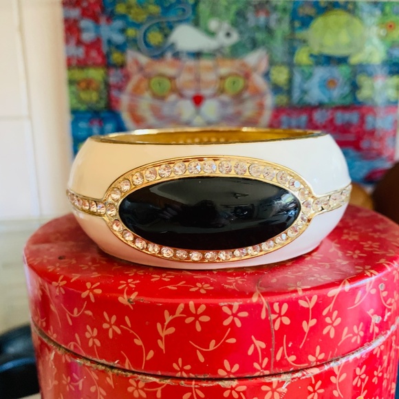 Art Deco Style Cream & Black Crystal Enameled Clamper Bracelet - Picture 5 of 9